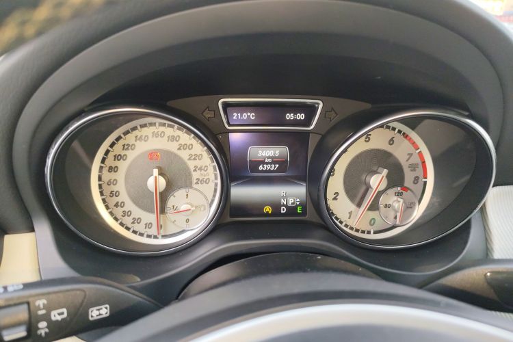 奔驰GLA 2015款 GLA 200 动感型中控内饰14