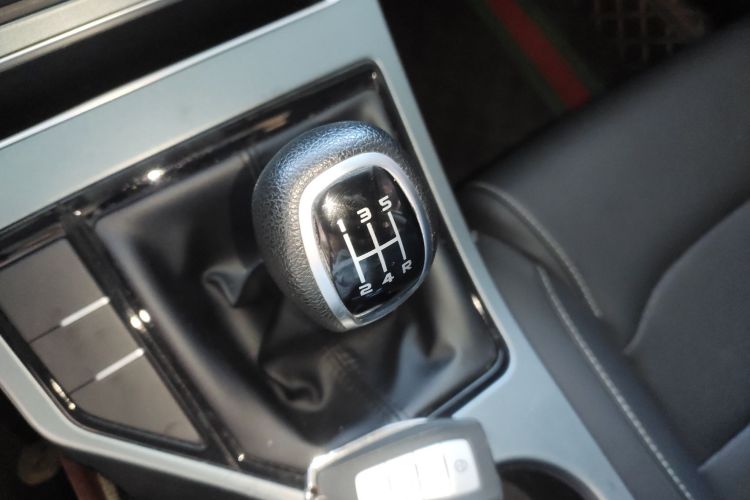 吉利汽车 帝豪 2021款 UP 1.5L 手动豪华型中控内饰18