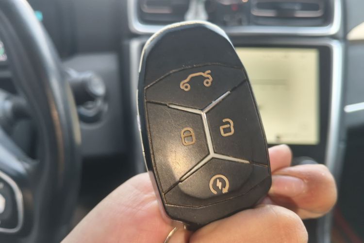 领克01 2017款 2.0T 两驱型Pro版中控内饰11