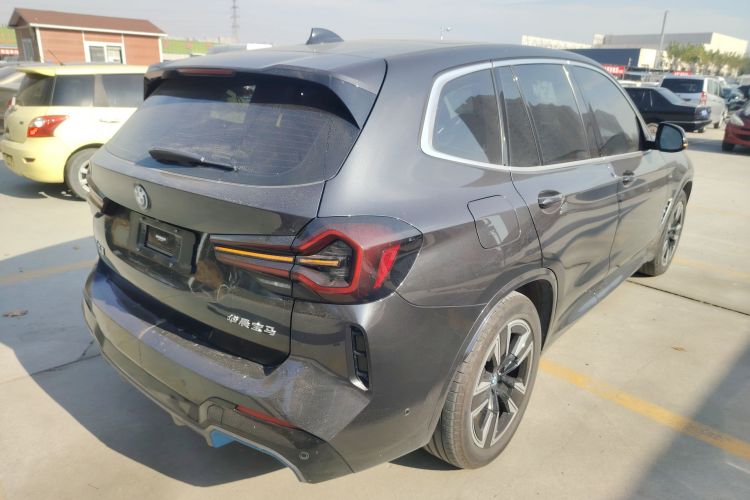 宝马iX3 2022款 领先型车身外观7