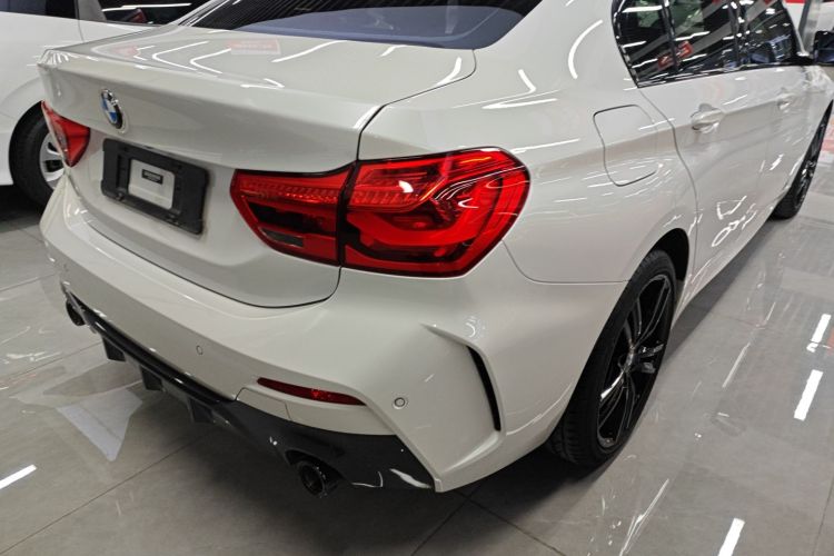 宝马1系 2021款 改款 125i M运动曜夜版车身外观9