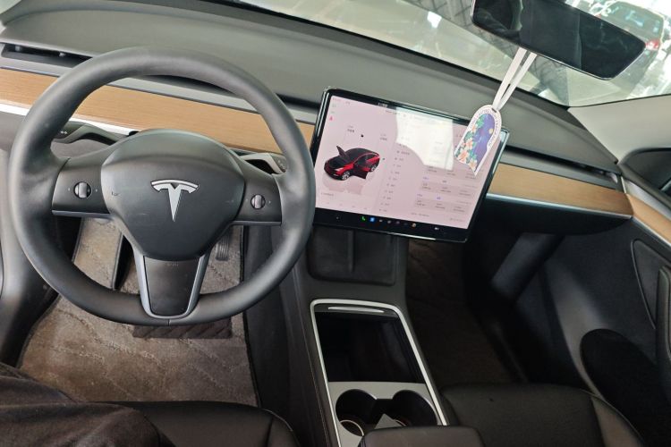 特斯拉 Model Y 2022款 后轮驱动版中控内饰12