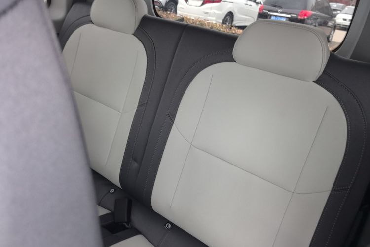 吉利银河 2025款 210km 熊猫卡丁中控内饰21