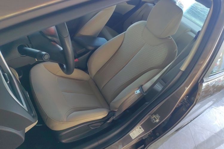 别克 英朗 2015款 15N 自动精英型局部细节19