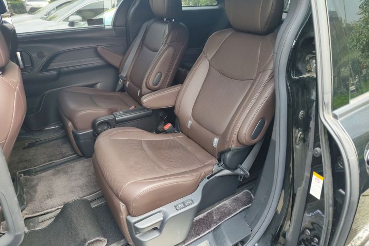 丰田 赛那SIENNA 2021款 2.5L混动 铂金版中控内饰7004