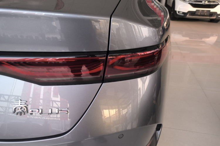 比亚迪 秦PLUS 2025款 DM-i 智驾版 55KM领先型车身外观9