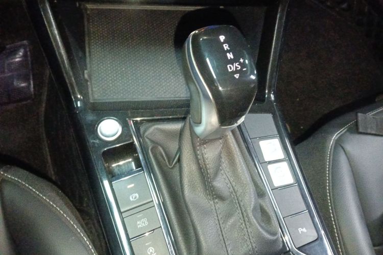 大众 帕萨特 2023款 改款 330TSI 星空精英版中控内饰18