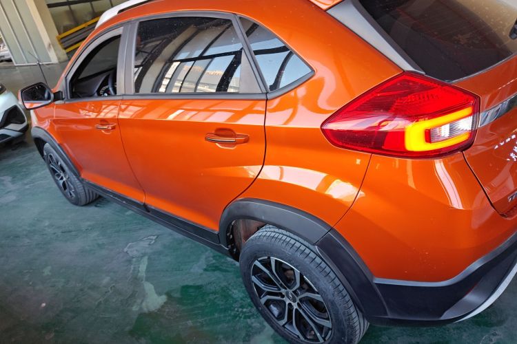 奇瑞 瑞虎3X 2018款 1.5L 自动精英版车身外观6003