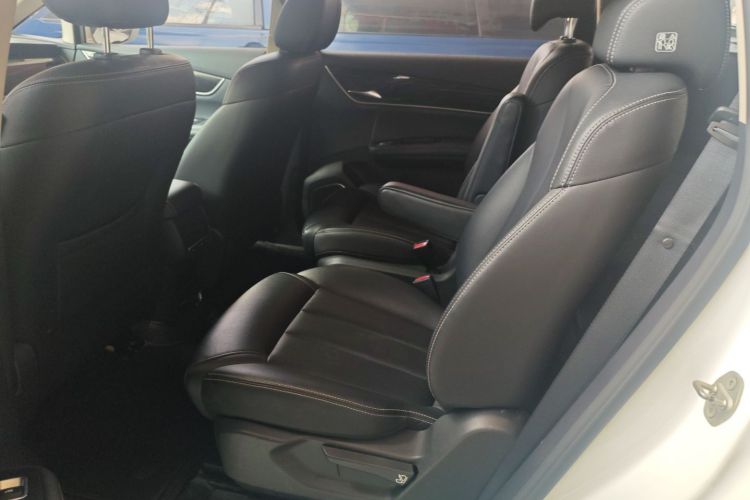 比亚迪 宋MAX 2018款 1.5T 自动智联豪华型 6座中控内饰7004