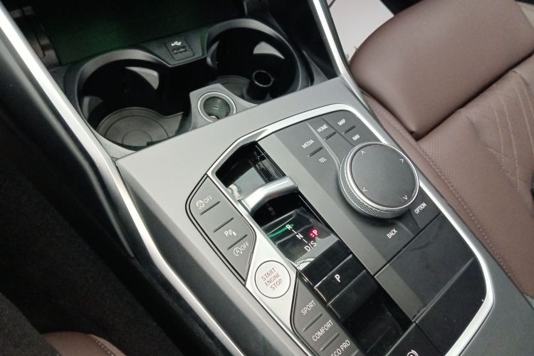 宝马3系 2025款 325i M运动套装局部细节18