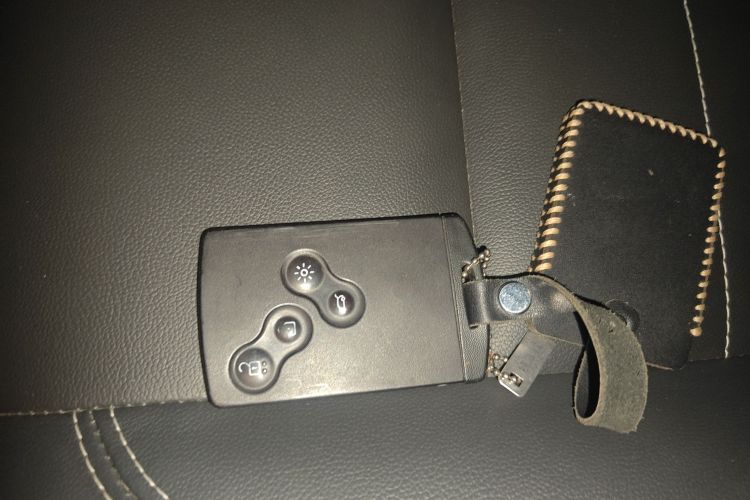 雷诺 科雷傲(进口) 2014款 改款 2.0L 两驱时尚版中控内饰11