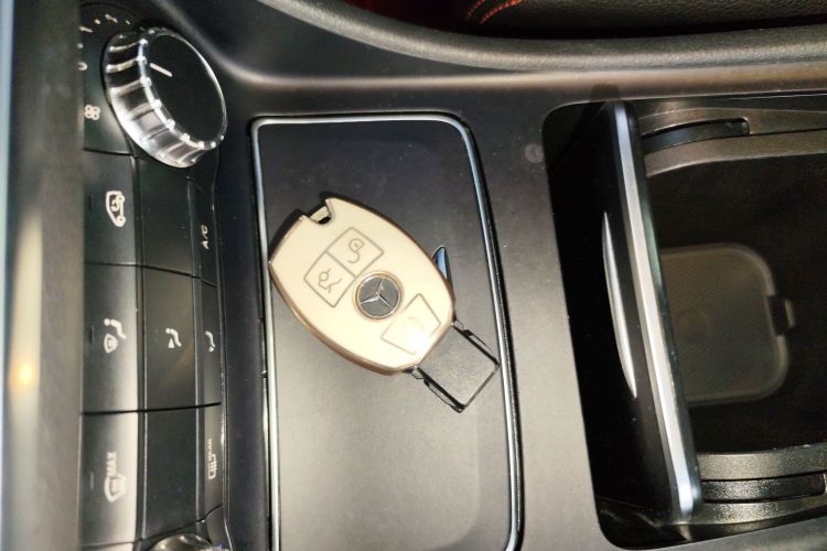 奔驰CLA 2018款 CLA 220 4MATIC中控内饰7001