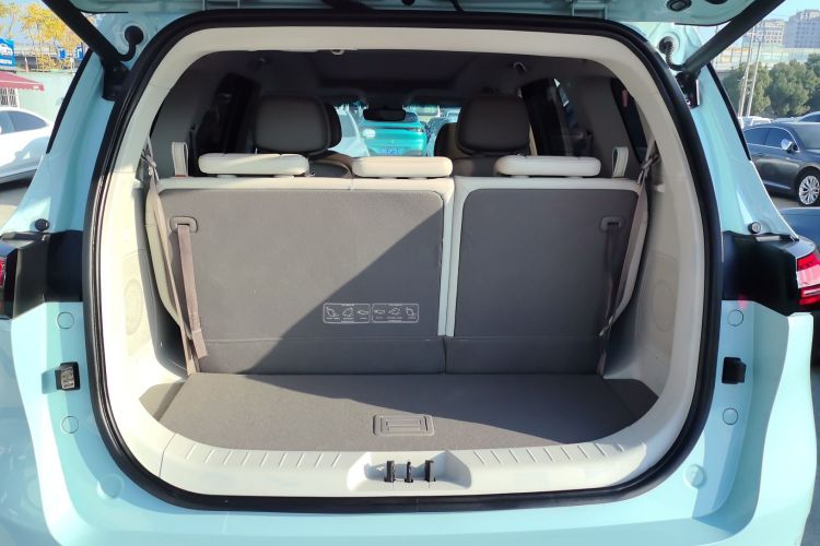 东风风行 风行游艇 2022款 1.5T DCT逐浪版机舱底盘23