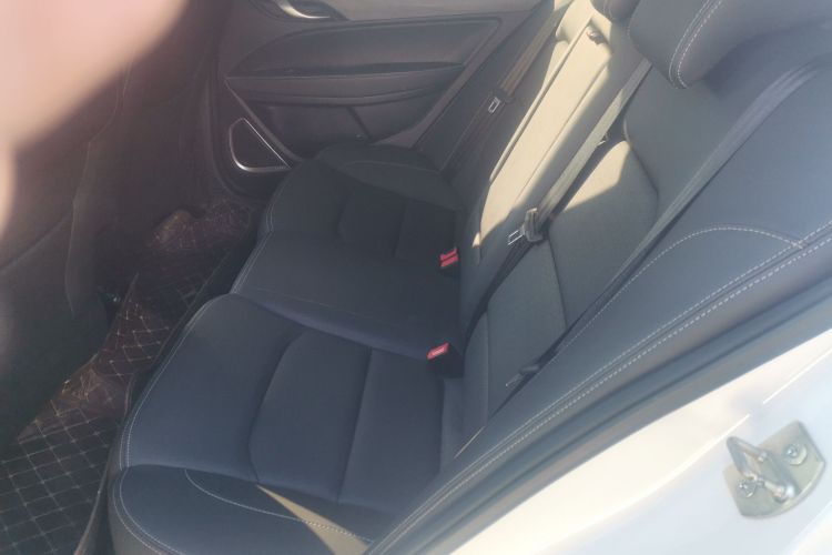 吉利汽车 帝豪 2021款 UP 1.5L 手动豪华型中控内饰21