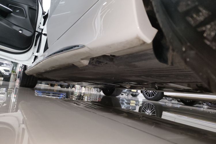 奔驰C级 2025款 C 260 L 运动版局部细节9002