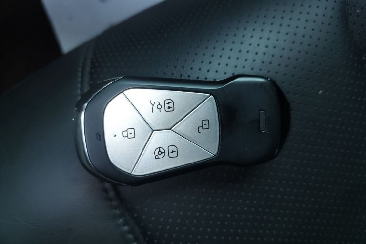 小鹏P7 2022款 480E中控内饰7001