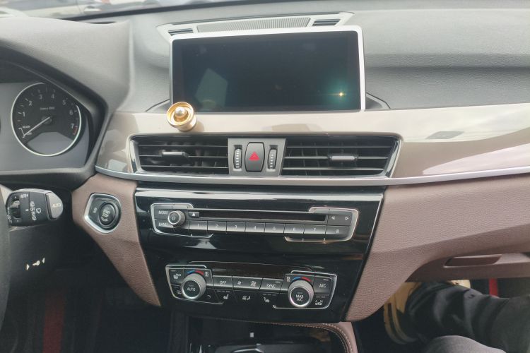 宝马X1 2018款 xDrive20Li 豪华型中控内饰16
