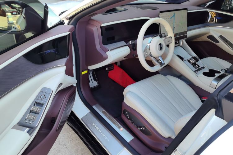 腾势Z9GT 2024款 1100四驱Max版中控内饰7003