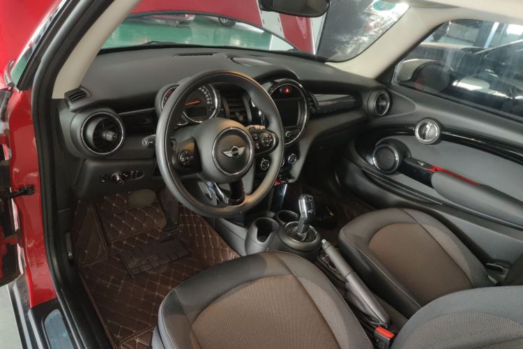 MINI 2020款 1.5T ONE PLUS中控内饰12