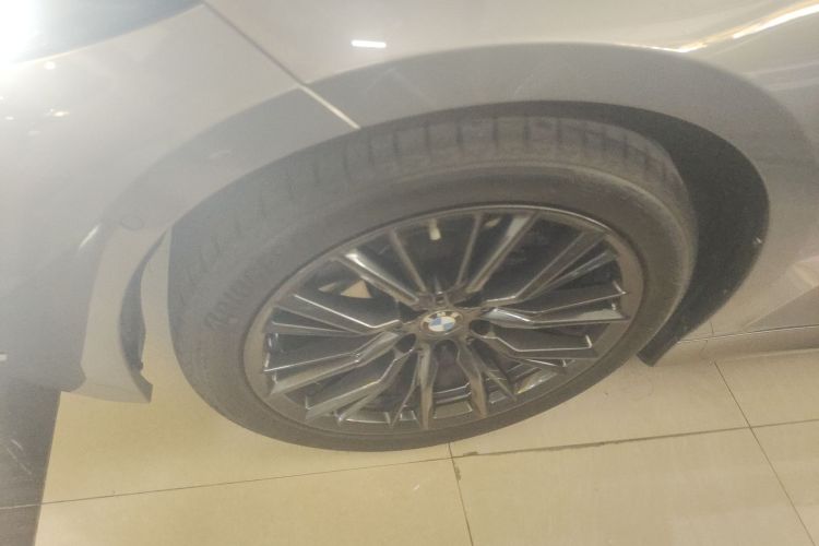 宝马3系 2024款 325Li M运动曜夜套装车身外观6002