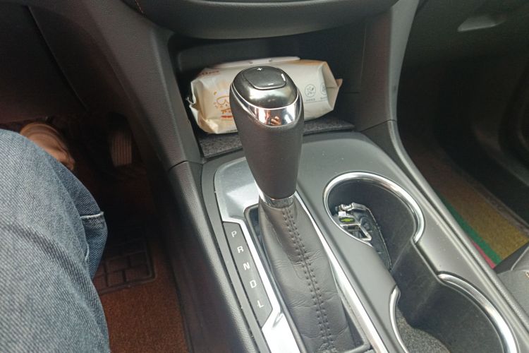 雪佛兰 探界者 2019款 535T 自动驰界版 国VI中控内饰18