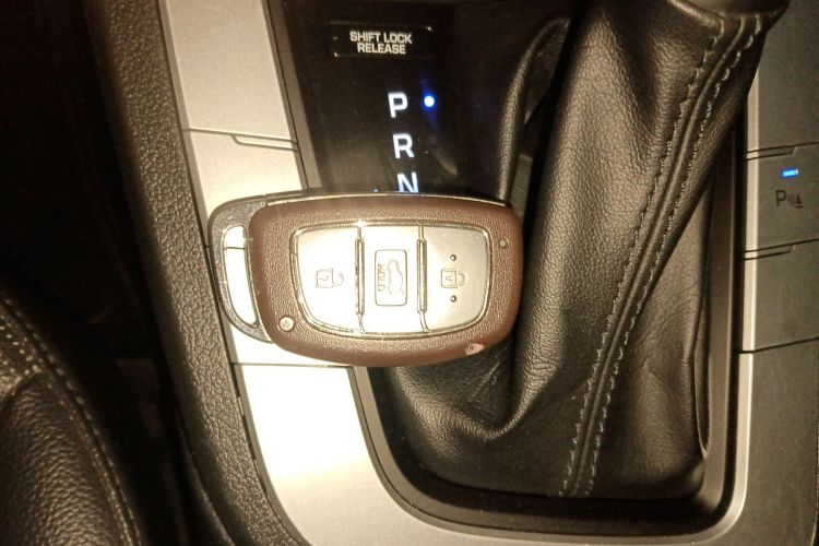 现代 领动 2016款 1.6L 自动智炫·豪华型中控内饰7001