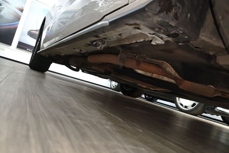 丰田 格瑞维亚 2023款 2.5L混动 舒适版局部细节9001