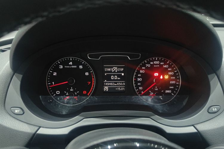 奥迪Q3 2015款 30 TFSI 进取型中控内饰14