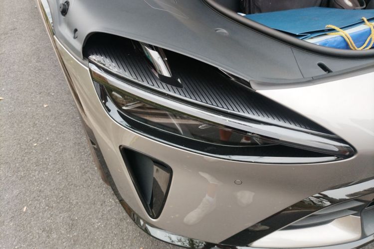 小米汽车 小米YU7 2025款 超长续航高性能四驱Max版车身外观8