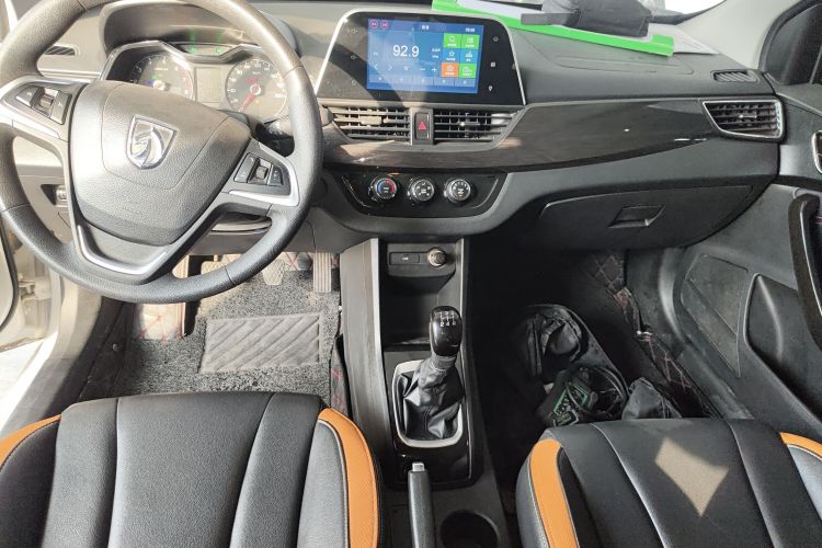 宝骏310 2016款 1.2L 手动豪华型局部细节16