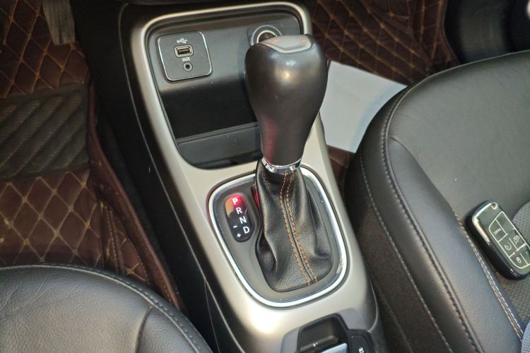 Jeep 指南者 2017款 200T 自动家享版局部细节18