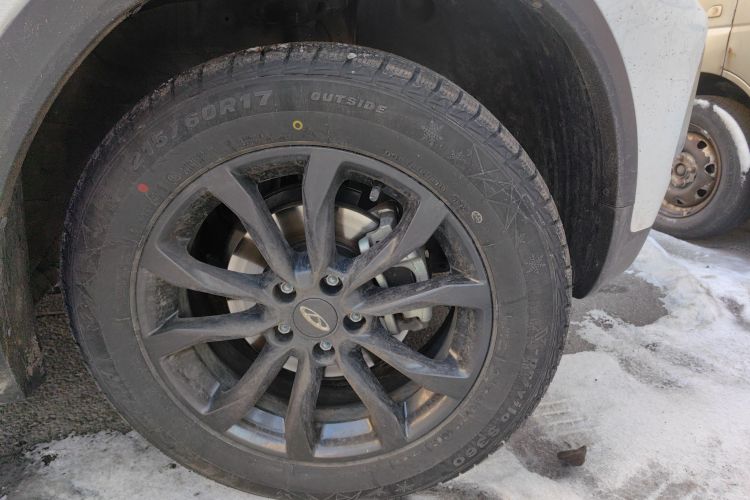 奇瑞 瑞虎5x 2025款 1.5L CVT卓越版车身外观10