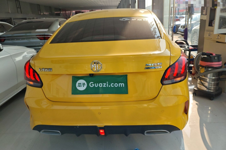 名爵 MG5 2022款 180DVVT CVT青春豪华版车身外观6