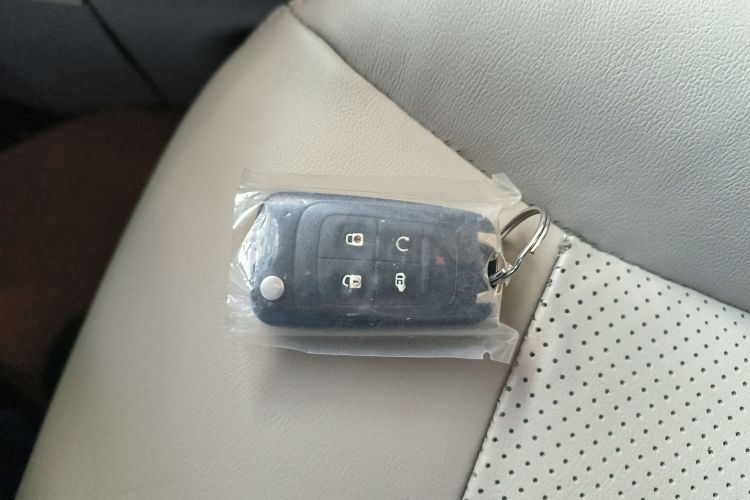 别克GL8 2018款 28T 尊贵型 国VI中控内饰11