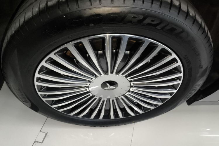 岚图汽车 岚图梦想家 2025款 PHEV 四驱旗舰乾崑版车身外观6002