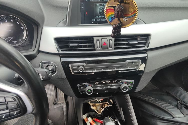 宝马X1 2019款 sDrive18Li 时尚型中控内饰16