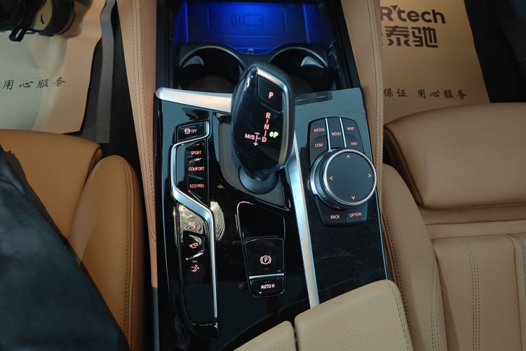 宝马6系GT 2022款 630i M运动套装中控内饰18