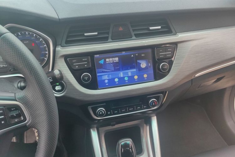 吉利汽车 远景X3 2017款 1.5L 自动尊贵型中控内饰16