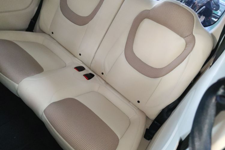 五菱汽车 宏光MINIEV 2024款 第三代 215km 进阶版中控内饰21