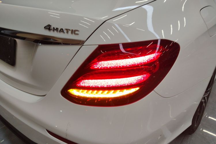 奔驰E级(进口) 2019款 E 260 运动版 4MATIC车身外观9