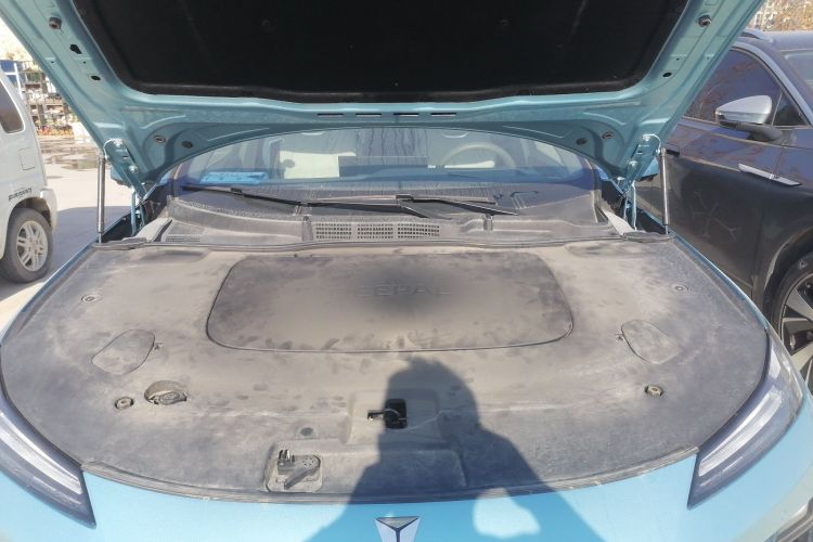 深蓝汽车 深蓝L07 2025款 230Ultra乾崑智驾ADS SE增程版机舱底盘24