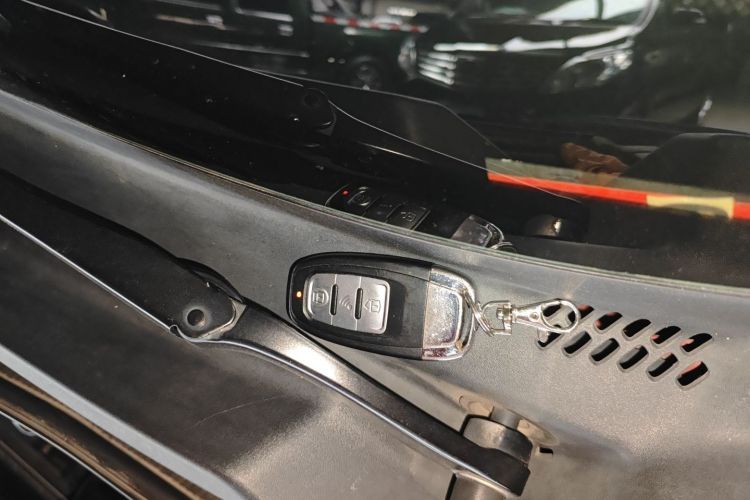 Jeep 自由侠 2017款 180T 自动高能版中控内饰11