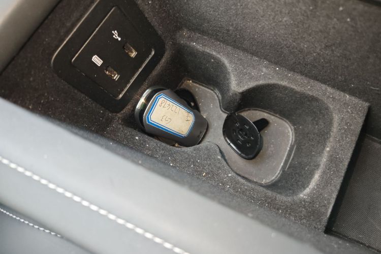 小鹏G3 2021款 G3i 520N中控内饰7001