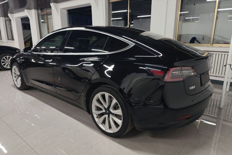 特斯拉 Model 3 2019款 标准续航后驱升级版车身外观4