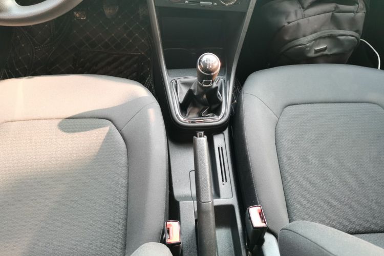 大众 桑塔纳 2013款 1.4L 手动风尚版局部细节18