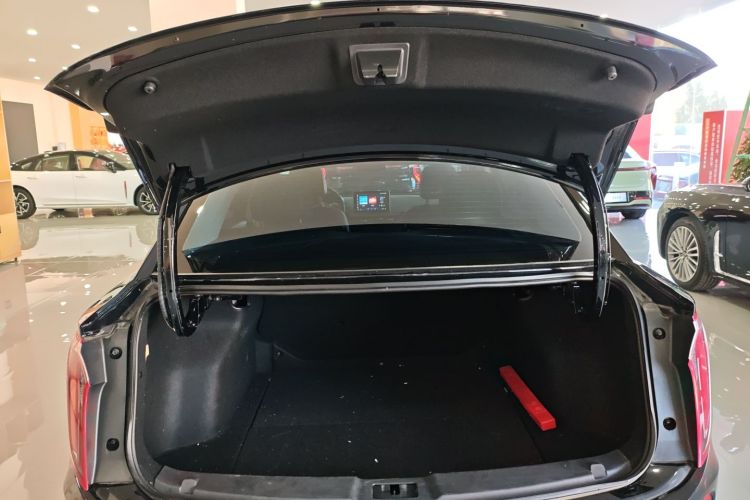 红旗E-QM5 2023款 改款 基础出行版机舱底盘23