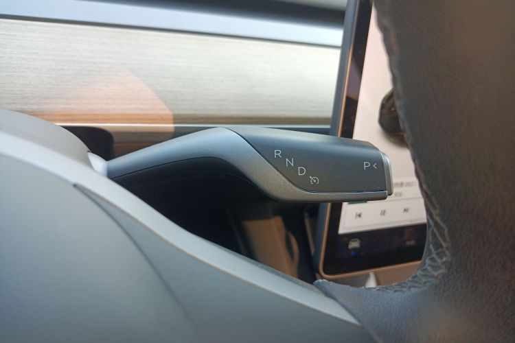 特斯拉 Model Y 2021款 长续航全轮驱动版 3D7局部细节18