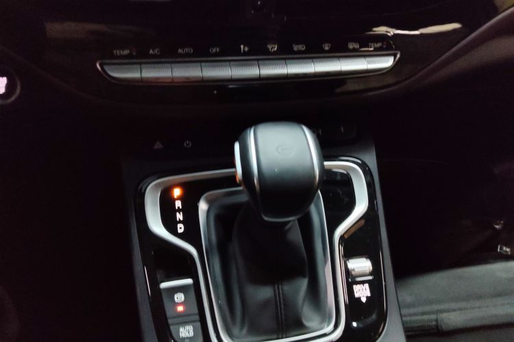 广汽传祺 传祺M6 2021款 PRO 270T 自动尊享版中控内饰18