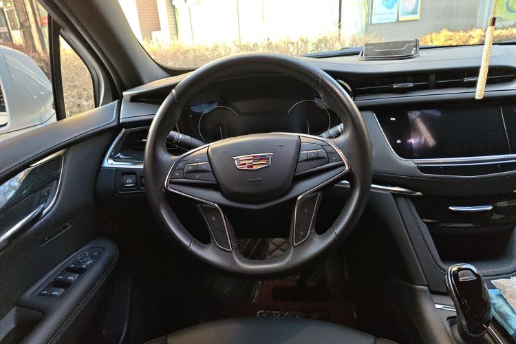 凯迪拉克XT5 2020款 改款 28T 四驱豪华型中控内饰13