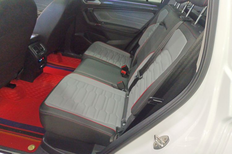 大众 途观L 2023款 330TSI 自动两驱R-Line旗舰版中控内饰7004